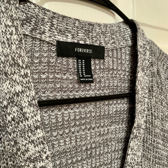 Forever 21 grey slouchy cardigan - Picture 4 of 8